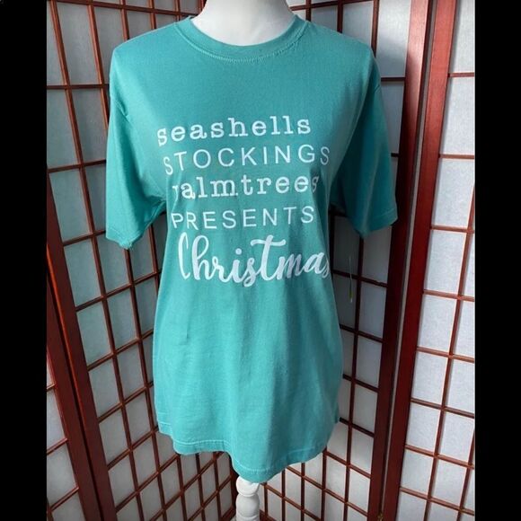 SOUTHERN SPIRIT Women’s Medium Christmas Top - Picture 1 of 4